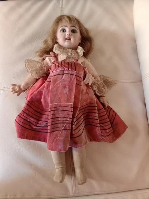 Poupée Jumeau. Taille 8. Tête porcelaine Jumeau tampon rouge