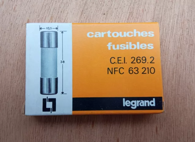 Boite de 10 Fusibles 60A - 10,3 X 38 mm Legrand : 10 130 10 10a - neuve - 500 V