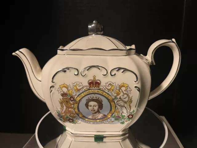 English Sadler Cube Teapot to Commemorate Queen Elizabeth II Silver Jubilee 1977