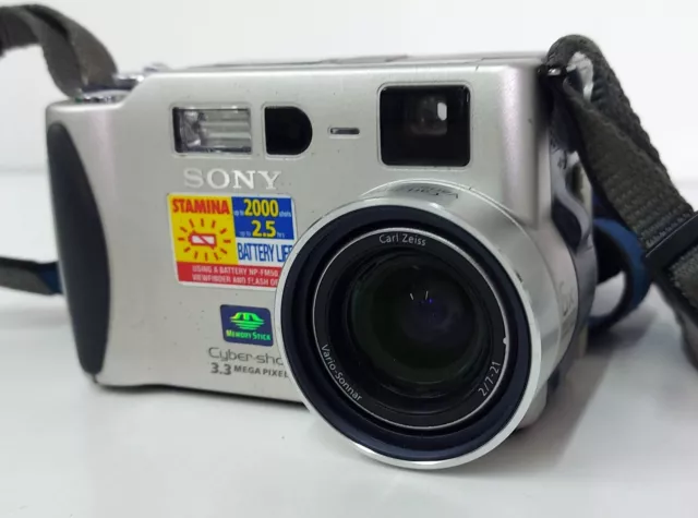 Vintage Sony Cybershot DSC-S70 3.3MP Digital Camera - Faulty - Lens Error