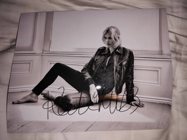 Kate Moss 10 x 8 Hand Signed Photo with COA