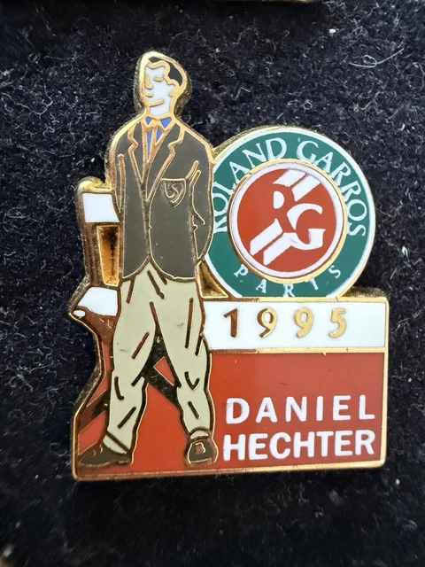 ULTRA RARE PINS PIN'S - TENNIS - GRATTEPAILLERE 92 - Signé ARTHUS BERTRAND PARIS