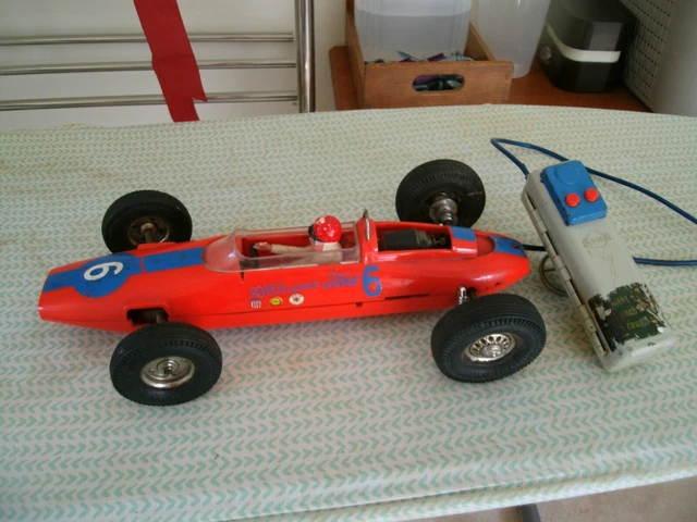 Ancienne Voiture De Course GAMA Lotus N°6 - Miniature En Tôle D'occasion