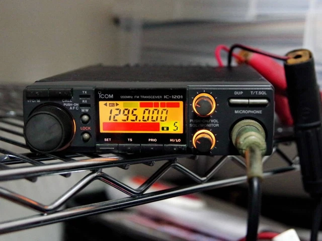 トランシーバー ICOM IC-1201 1200MHz FM TRANSCEIVER ICOM IC-1201 1200MHz FM トランシーバー 無線機 アイコム B466