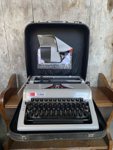 Machine à écrire Vintage ADLER Gabriele 35 - Bleue - Révisée Avec Ruban Neuf