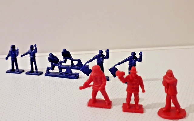 Figurines Preiser Sapeurs-pompiers Et SAMU 67 Au 1/87 - Idéal Pour Maquettes Et Expositions - Occasion