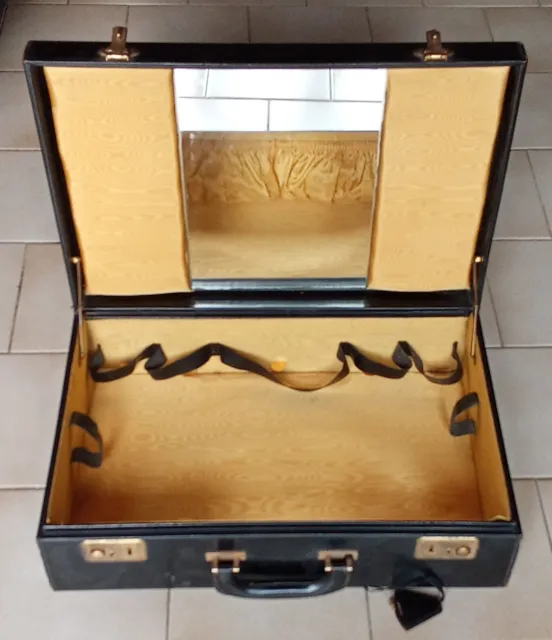 valise de voyage Lancel vintage en cuir noir sans accessoire