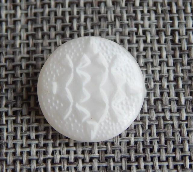 Antique Vtg  Dug Button Design Under Glass "Dig"~Aprx: 11/16"~#602-C