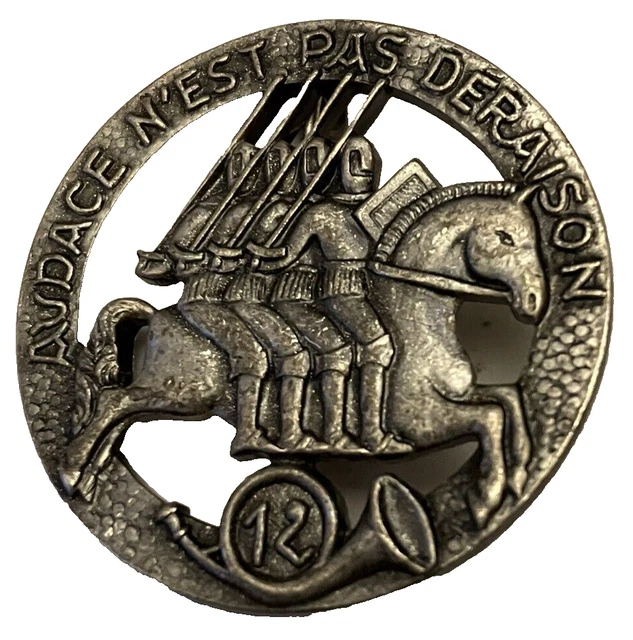 Rare bouton insigne pin's permis de pêche citoyen résident de