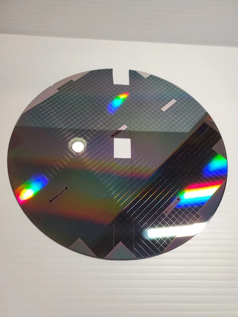 8" SILICON WAFER 200mm Sliced 4 PCS Engineering Test Chips Photolithography A-1