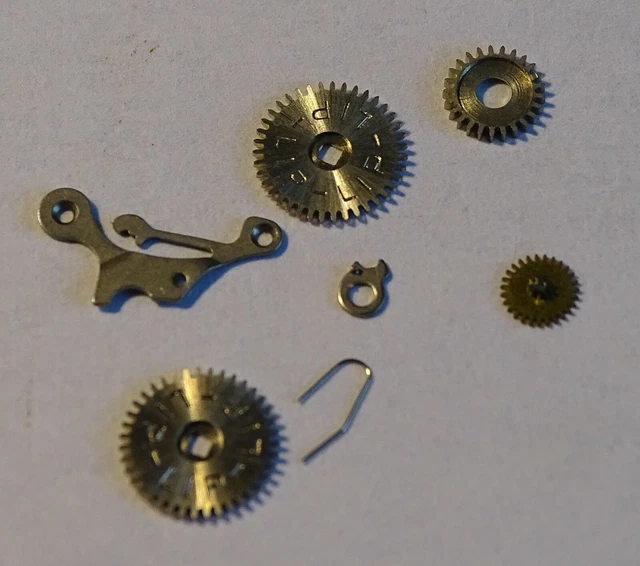 Lot De Pièces Détachées Pour Montre LIP T13 - Occasion - Pour Réparation Ou Restauration
