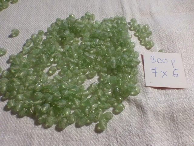 Lot De 300 Perles En Verre Vintage Rouge - Artisanat, Décoration