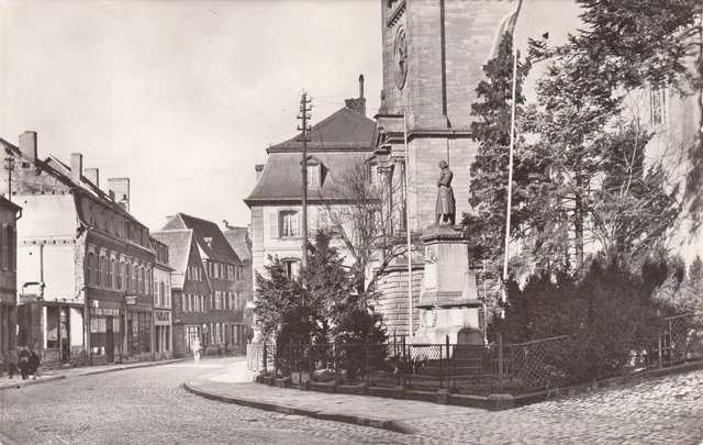Carte postale ancienne MOSELLE BITCHE 13 statue Jeanne d'Arc