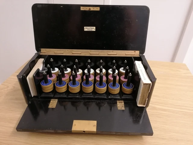 Royal Flush Seltenes Deutsches Royal Flush Patent-Pokerset aus den 1920er Jahren