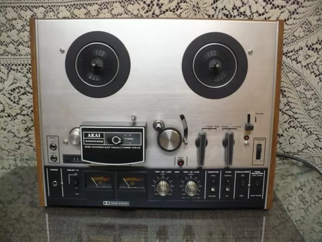 AKAI 4000DB stereo reel to reel tape player recorder