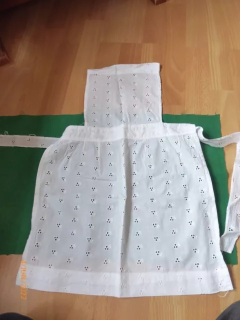 Vintage Childs White Hand Made lace Apron 3 Hole Broderie Anglaise Cotton Last 1