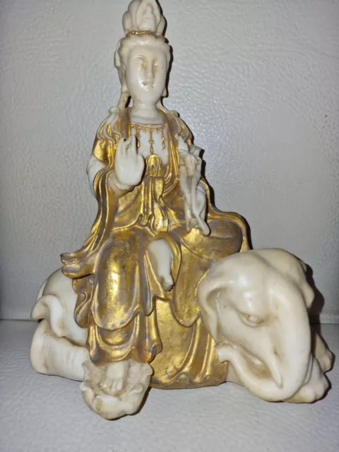 Guan Yin Speckstein-Figur Guanyin Blattgold verfeinert Buddha Figur Guanyin