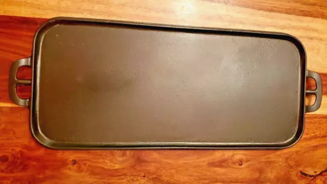 ERIE Cast Iron Long Griddle #7, Fully Seasoned, circa 1905, 7.5" W x 16.5" L