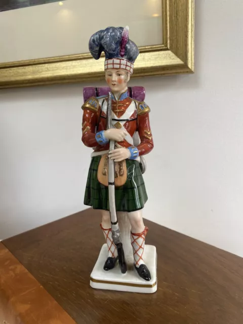Sitzendorf Porcelain 11th Highland Regiment 1808 Figurine