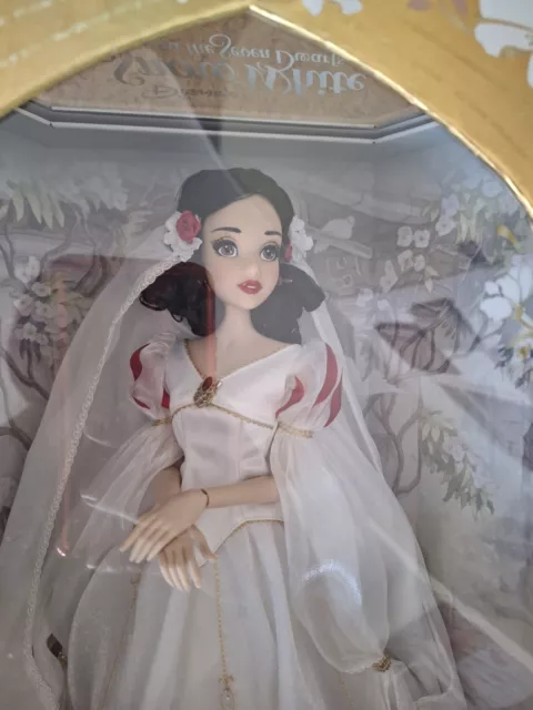 Réplique de la robe Blanche-Neige pour poupée Blanche-Neige Disney