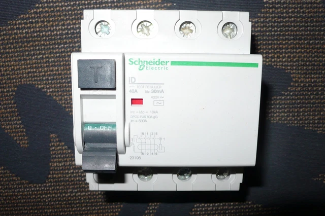 Disjoncteur Différentiel Schneider Electric 4P 25A 30mA - Modèle DT40 - Occasion