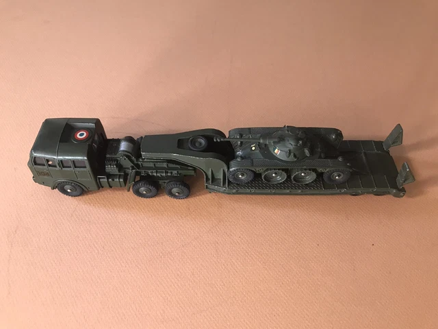 DINKY TOYS - BERLIET TOUS TERRAINS + REMORQUE PORTE CHAR - Ech: 1/43e