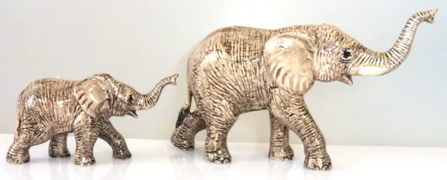 KLIMA K875 Miniature statuette en porcelaine - ELEPHANTS TROMPE EN L'AIR
