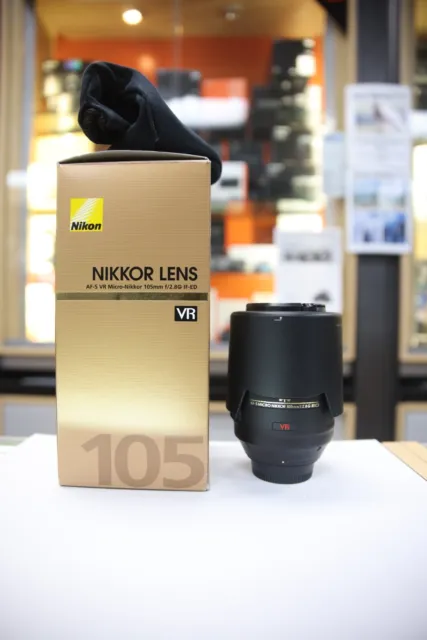Nikon Micro NIKKOR 105mm f/2.8G AF-S VR IF-ED Lens - Open Box