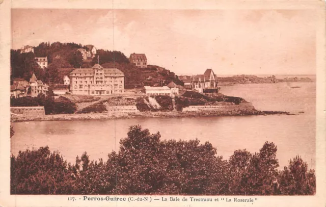 CPA PERROS-GUIREC - La Baie de Trestraou et "la Roseraie" (136153)