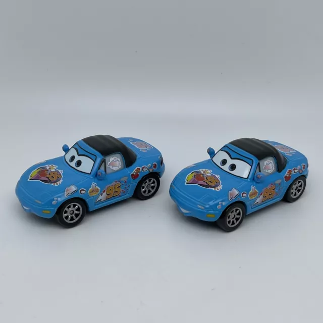 Voiture Disney Cars MIA & TIA Fans Flash Mcqueen Dinoco 95  Diecast métal 1/55