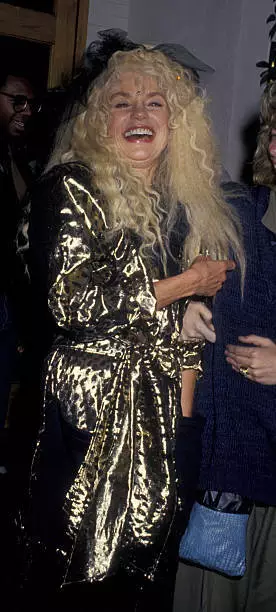Dyan Cannon attends the premiere of Cross Your Heart 1987 OLD PHOTO