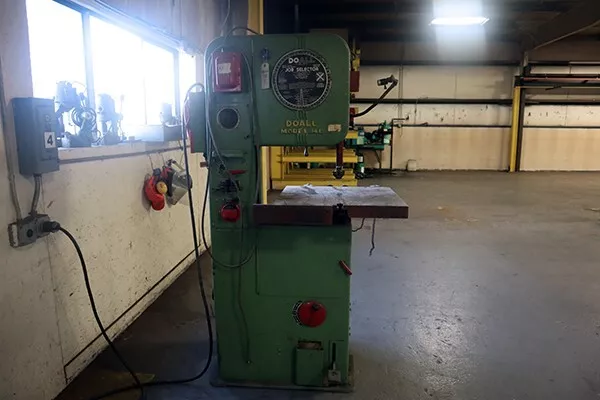 DoAll Saw Model ML - Vertical Band Saw