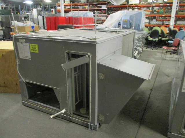 Carrier Rooftop Unit 50TC-D09A2A6A0A0A0 8.5-Ton 3Ph 460V MFD: 2012 Used