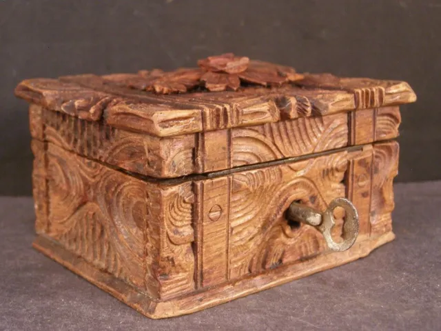 Antique German Black Forest Carved Wood Tramp Folk Art Lock Jewelry Trinket Box~