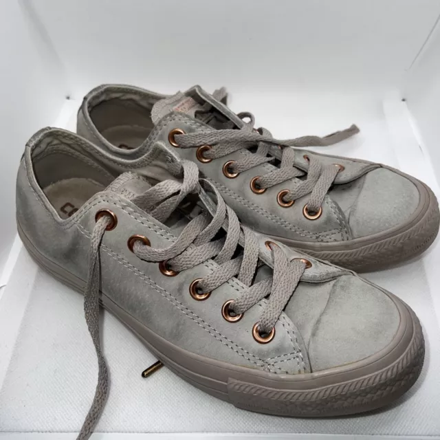 Converse deals 37.5 zara