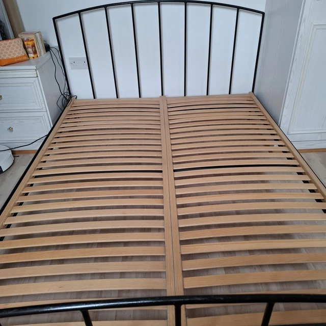 METAL SLIMLINE DOUBLE Bed Frame Wooden Slats Very Good Condition £35.00