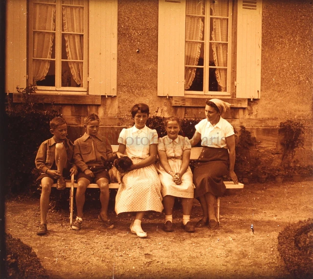 FRANCE Social Life Family Holidays c1936 Photo Stereo Glass Plate VRn 