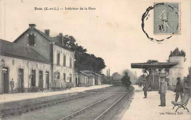 BROU - intérieur de la gare