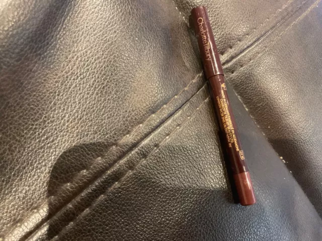 Charlotte Tilbury Lippencheat im Kissengespräch