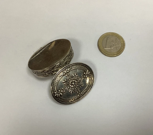 Pilulier Ancien Rare En Os Précieux Gravé à La Main - Coffret Vintage 7x5x2 Cm - France