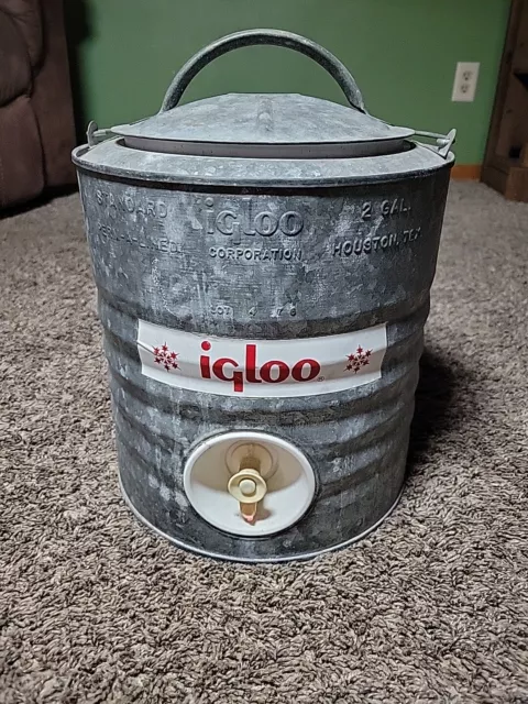 IGLOO 2 Gallon Water Cooler Lined Heavy Duty Galvanized Steel Jug USA Vintage