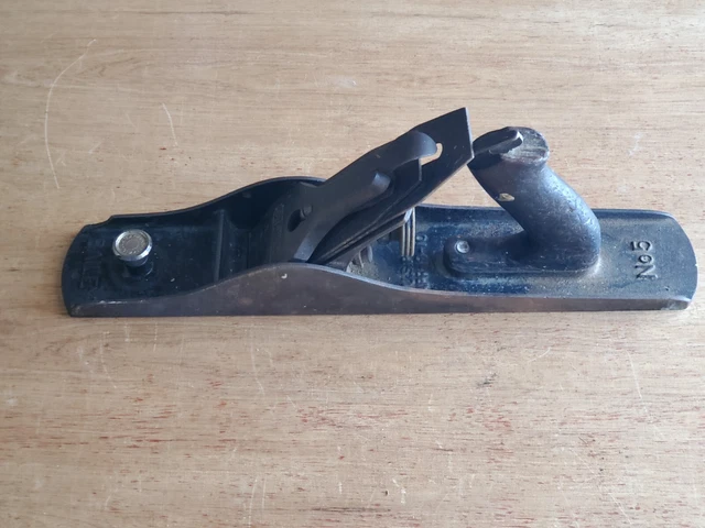 1910 Vtg Antique Stanley No. 5 Corrugated Bottom Woodworking Plane BAD POOR