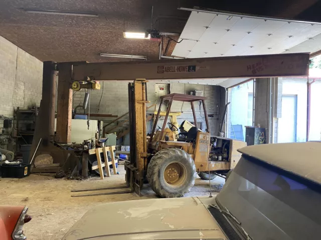 2 Ton Freestanding Base Mounted Jib Crane, 23' Span 10'3" under beam