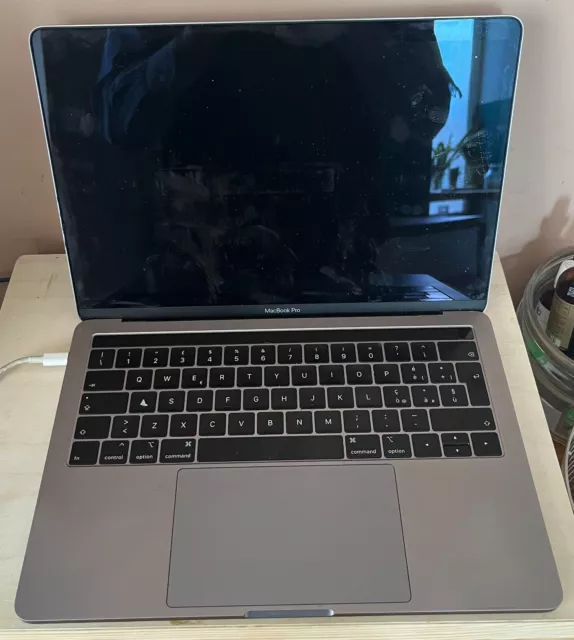 MacBook Pro 13 - 2018 - 2.7 Ghz Quad-Core Intel Core i7 / HD 500gb / Ram 16GB