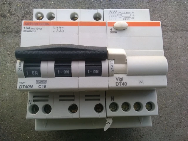 DISJONCTEUR DPN VIGI Merlin Gerin Multi9 10A – 30 mA –réf 20901 - U 10A EUR 19,90 - FR
