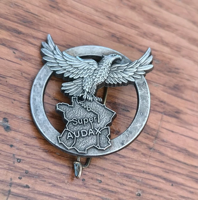 Insigne épingle Club De Chasse Diana - Madrid, Vintage, Pin's Association, Occasion
