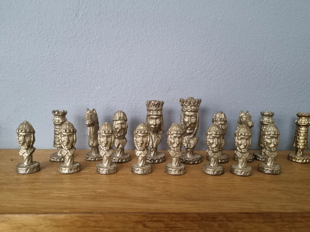 VINTAGE CATHOLIC CHESS SET Cast Metal Pieces. £50.00 - PicClick UK