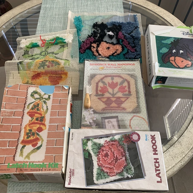 Lote De 4 Kits de Gancho Gancho Con Cierre Caron Disney Eeyore Rosa NUEVA CESTA CAMPANAS DE NAVIDAD ABIERTAS