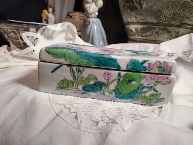 Antique Chinese Famille Rose Antique trinket box