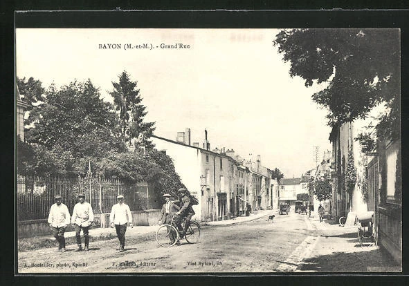 CPA Bayon, Grand'Rue, game with cyclist